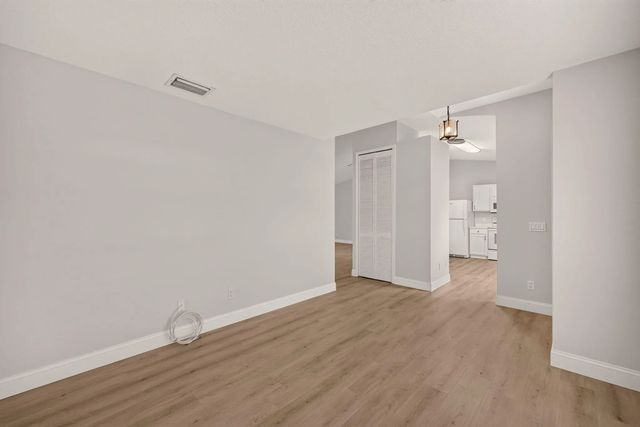 4 of 33 - 1666 Sw Davis Street, Port St. Lucie, FL