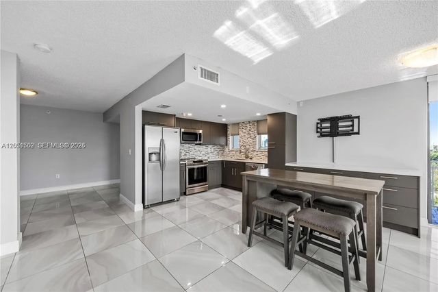 16590 Ne 26th Avenue #502, North Miami Beach