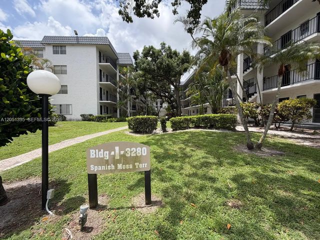 2 of 6 - 3280 Spanish Moss Terrace #110, Lauderhill, FL