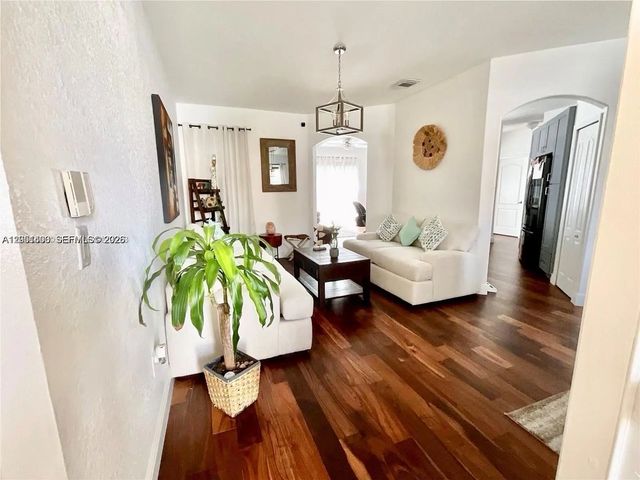 4 of 40 - 7472 Nw 112th Path, Doral, FL