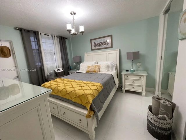 4 of 10 - 335 Collins Avenue #203, Miami Beach, FL