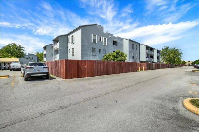1755 W 60th Street #d204, Hialeah