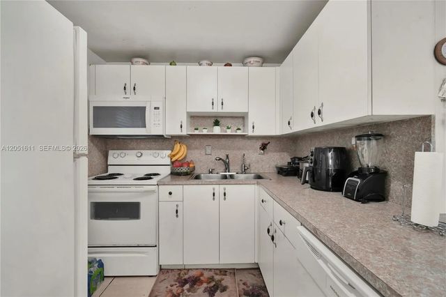 4 of 25 - 1755 W 60th Street #d204, Hialeah, FL
