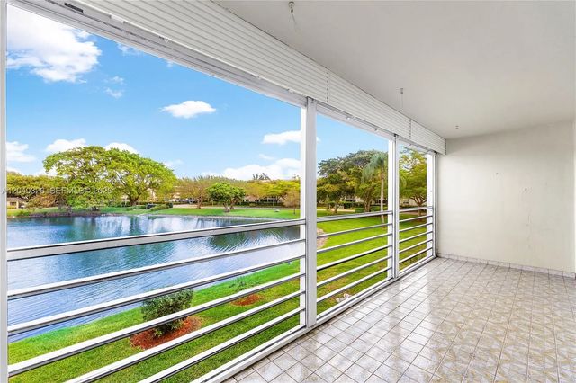 3 of 30 - 4301 Martinique Circle #h2, Coconut Creek, FL