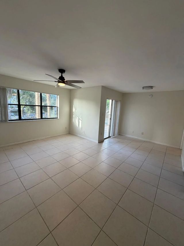 540 S Park Road #25-9, Hollywood