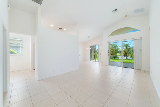 5 of 51 - 352 Springview Loop, Port St. Lucie, FL