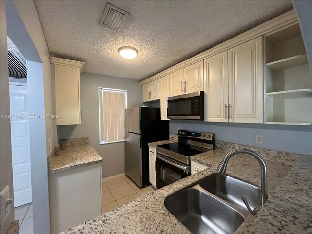 3 of 20 - 2740 Forest Hills Boulevard #202, Coral Springs, FL