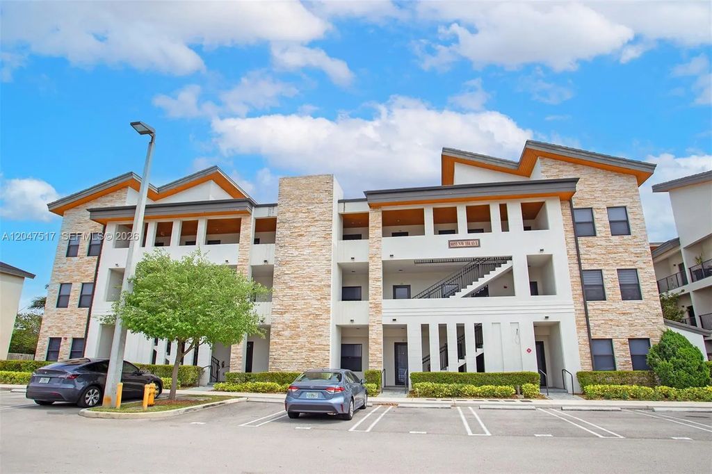 8055 Nw 104th Avenue #2, Doral