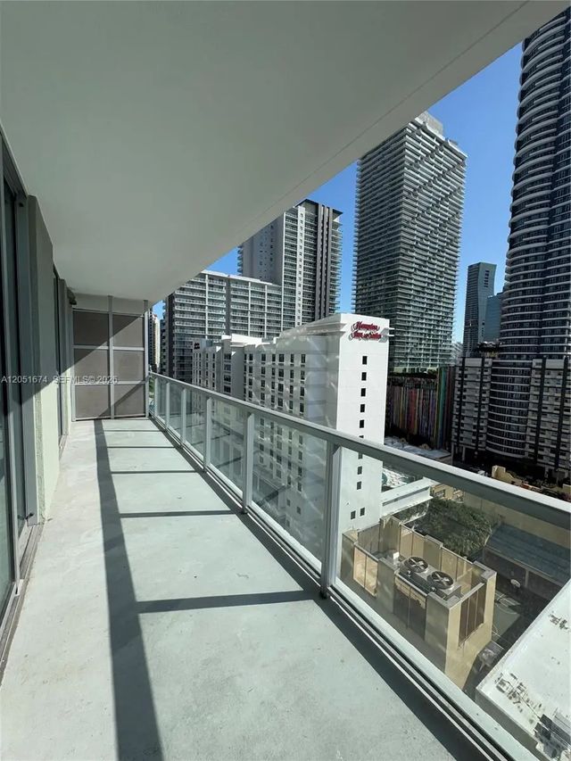 5 of 30 - 79 Sw 12th Street #1702-s, Miami, FL