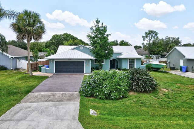 2 of 44 - 843 Vocelle Avenue, Sebastian, FL