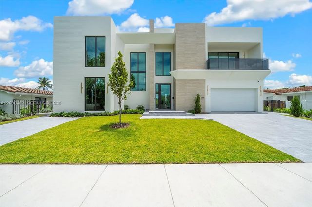 2 of 62 - 2380 Ne 196th Street, Miami, FL
