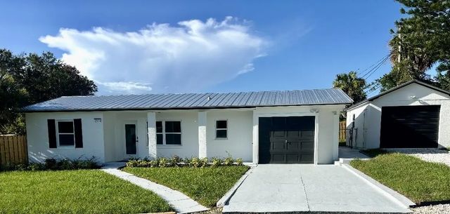 2324 Ne Pine Ridge Street, Jensen Beach