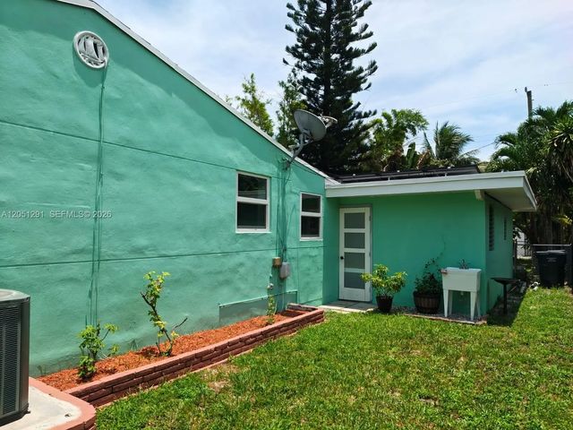 3 of 25 - 2418 Scott Street, Hollywood, FL