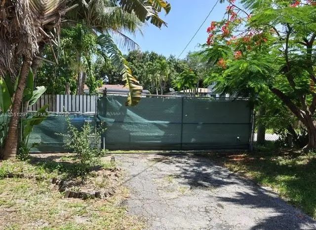5 of 25 - 2418 Scott Street, Hollywood, FL