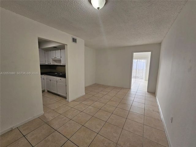 3610 Nw 21st Street #206, Lauderdale Lakes