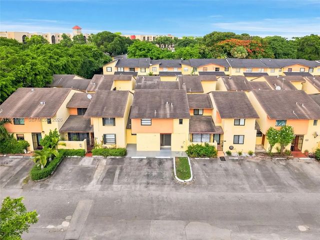 3 of 44 - 9674 Fontainebleau Boulevard #28, Miami, FL