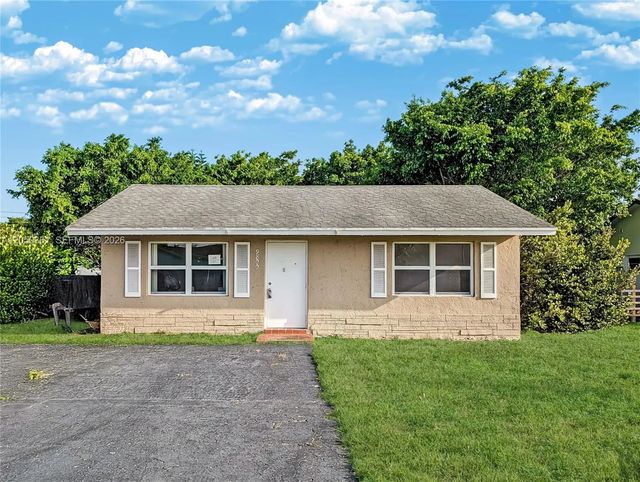 9800 Nw 70th Court, Tamarac