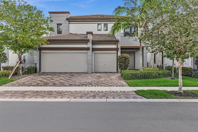 10855 Pacifica Way, Parkland