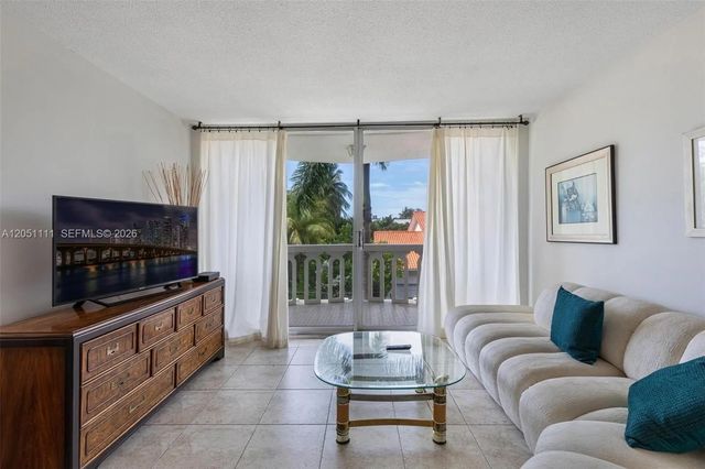 3199 S Ocean Drive #305, Hallandale Beach