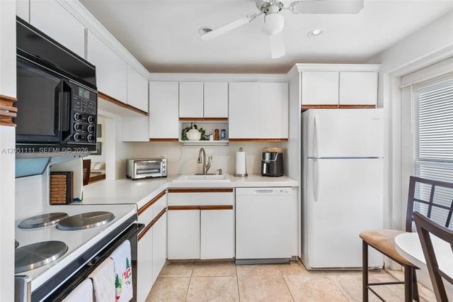 4 of 30 - 3199 S Ocean Drive #305, Hallandale Beach, FL