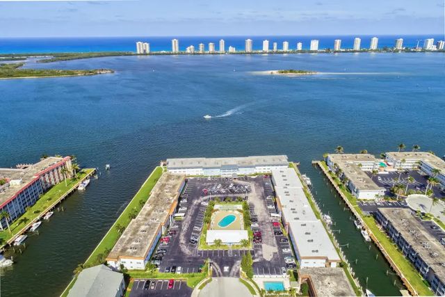 100 Shore Court #307, North Palm Beach