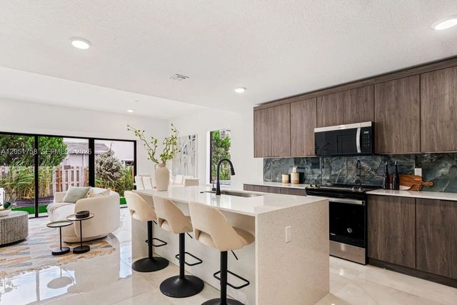 2 of 15 - 536 Nw 14 Court, Florida City, FL