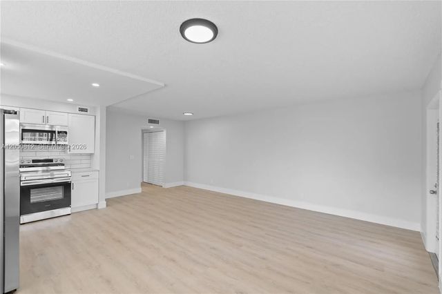 3 of 32 - 213 N Oakridge N #213, Deerfield Beach, FL