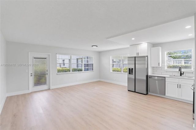 4 of 32 - 213 N Oakridge N #213, Deerfield Beach, FL