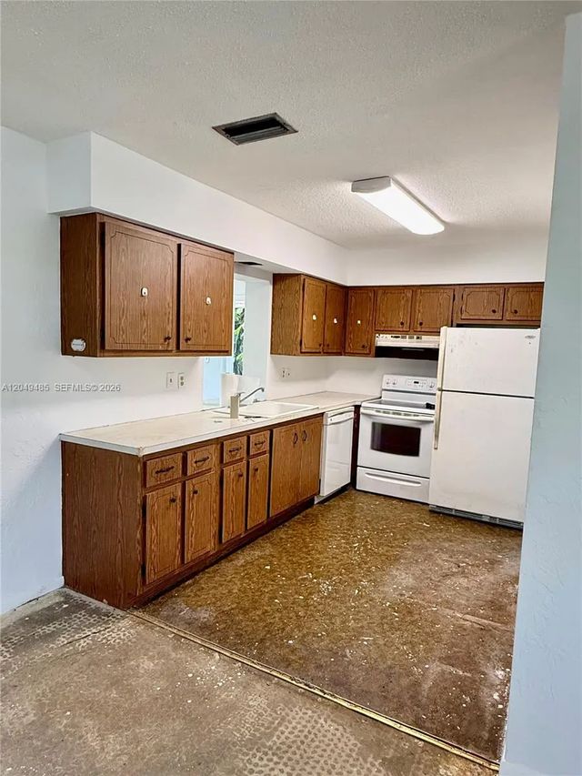 4 of 54 - 7008 Nw 89th Avenue, Tamarac, FL