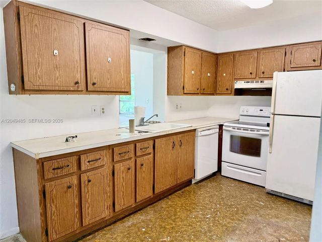 5 of 54 - 7008 Nw 89th Avenue, Tamarac, FL