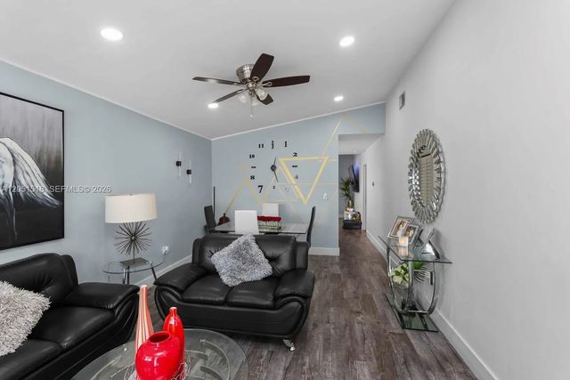 5 of 19 - 2884 W 75th Street, Hialeah, FL