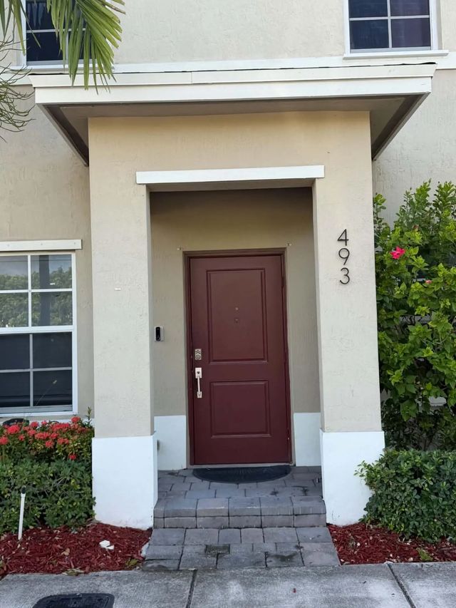 493 Ne 5th Place, Florida City