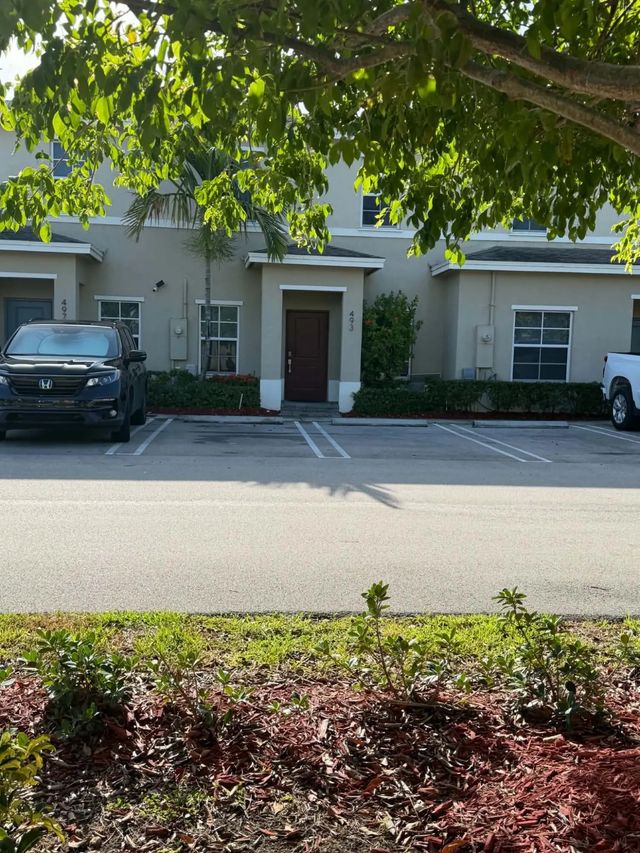 3 of 5 - 493 Ne 5th Place, Florida City, FL