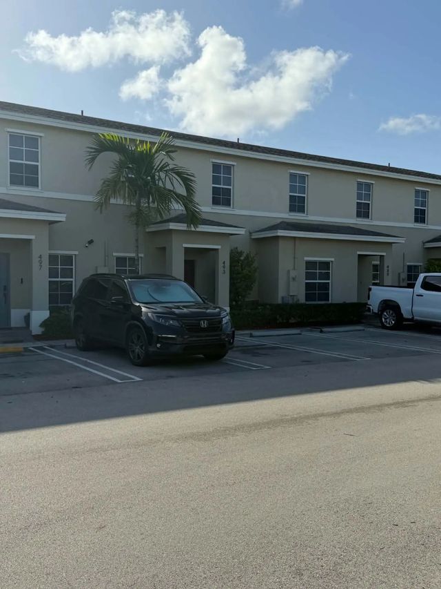 4 of 5 - 493 Ne 5th Place, Florida City, FL