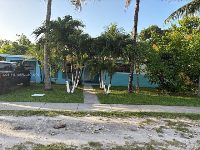 1011 Nw 183rd Drive, Miami Gardens