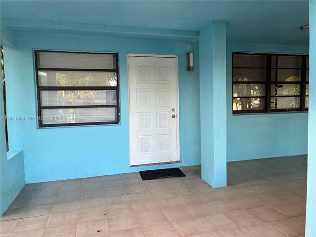 1011 Nw 183rd Drive, Miami Gardens