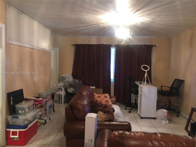 2 of 37 - 1011 Nw 183rd Drive, Miami Gardens, FL