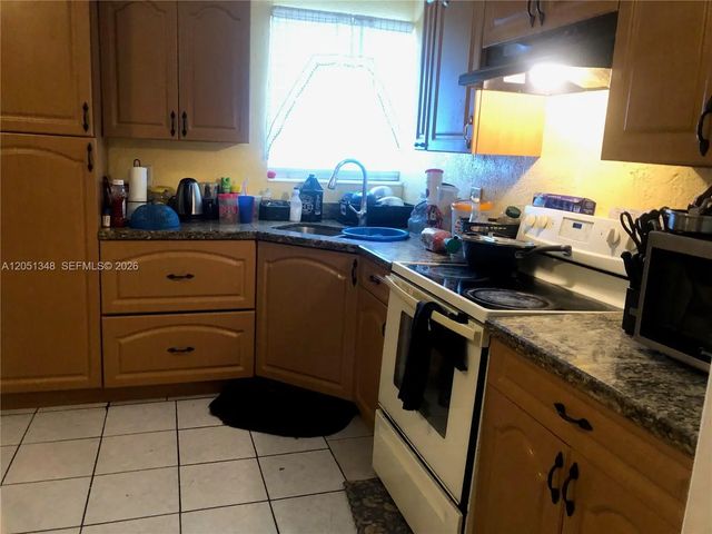 3 of 37 - 1011 Nw 183rd Drive, Miami Gardens, FL