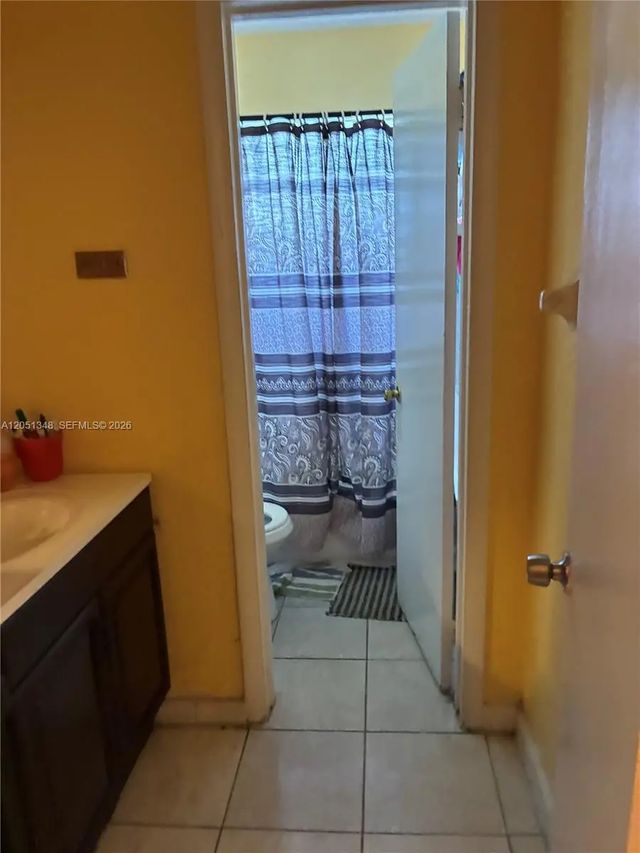 5 of 37 - 1011 Nw 183rd Drive, Miami Gardens, FL