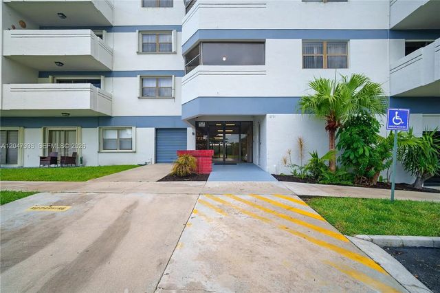 4 of 47 - 1891 N 61st Avenue #b215, Hollywood, FL