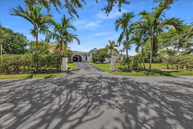 4 of 38 - 5901 Sw 136th Street, Pinecrest, FL