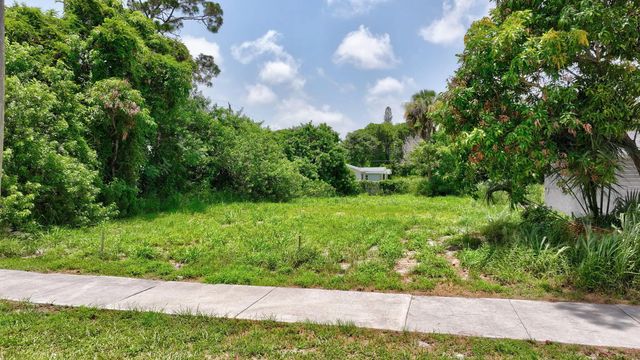3 of 27 - 5684 Se 45th Avenue Se, Stuart, FL