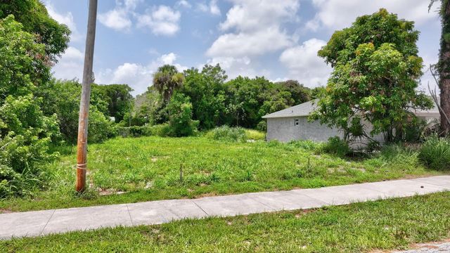 5 of 27 - 5684 Se 45th Avenue Se, Stuart, FL