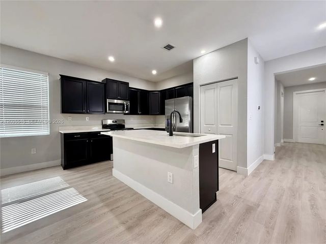 4 of 35 - 2159 Se 1st Street, Homestead, FL