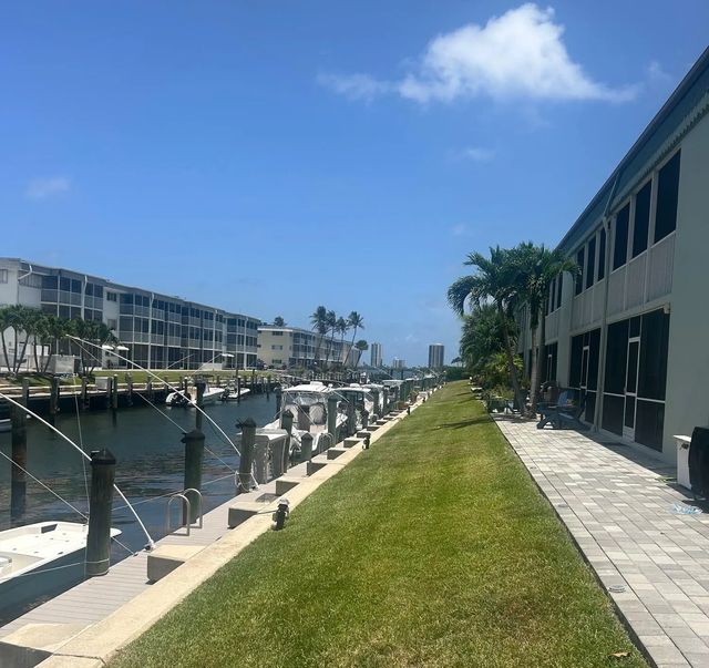 3 of 14 - 121 Wettaw Lane #214, North Palm Beach, FL