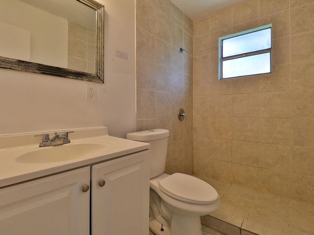 3 of 16 - 3024 W Dixie Boulevard, Fort Pierce, FL