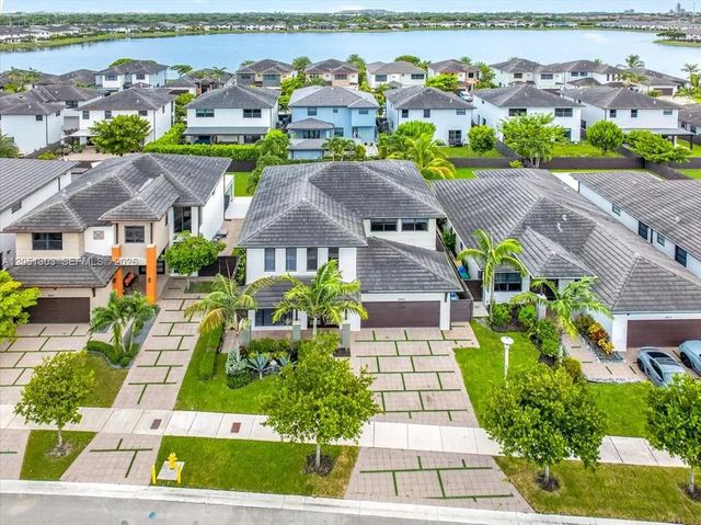 4 of 82 - 8900 Nw 161st Terrace, Miami Lakes, FL