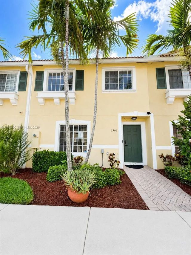 5905 Manchester Way, Tamarac