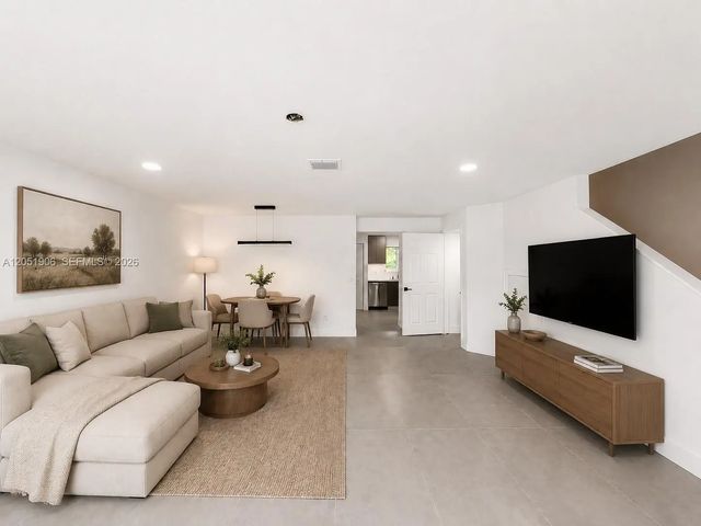 2 of 16 - 5905 Manchester Way, Tamarac, FL