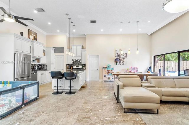 2 of 30 - 2707 S Parkview Drive, Hallandale Beach, FL